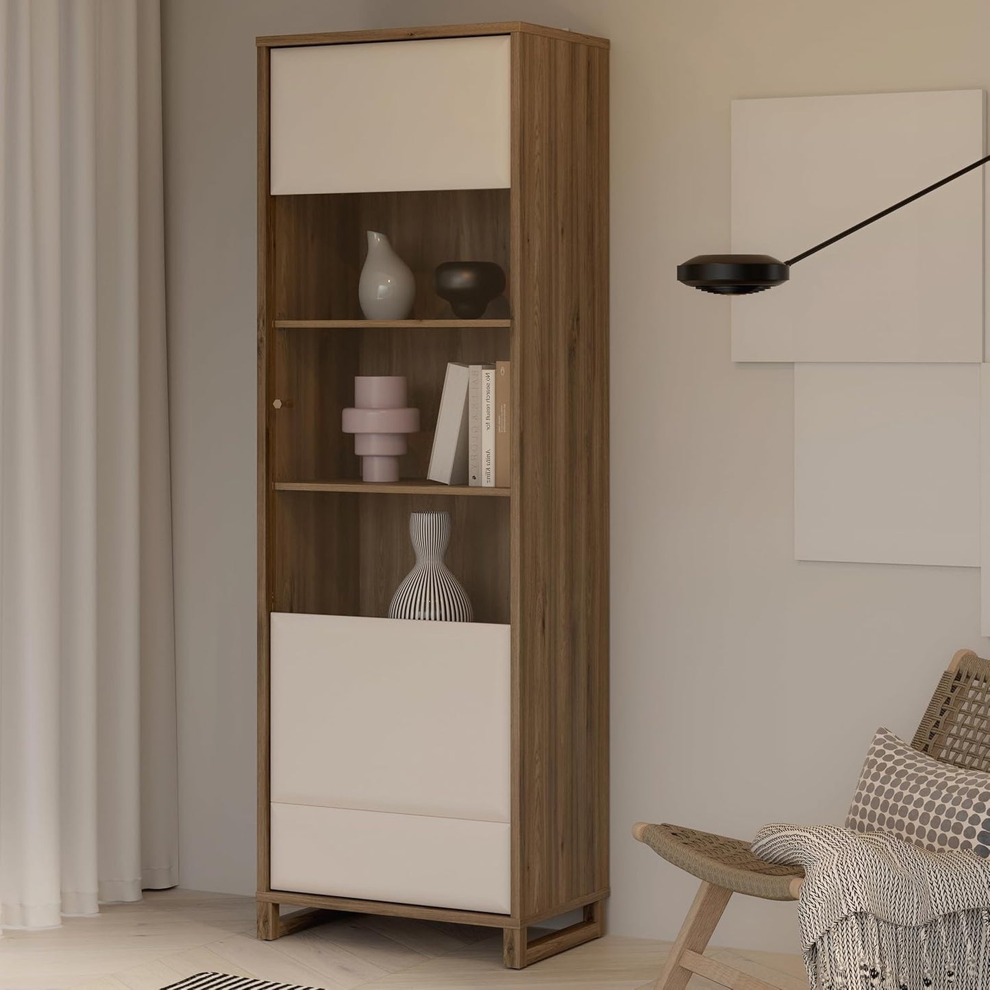 Schmale Vitrine mit Glastur aus Holzwerkstoff in Kaschmirbeige, Valencia-Eiche und Sand, 64,8 ¡Á 195,7 ¡Á 41,9 cm